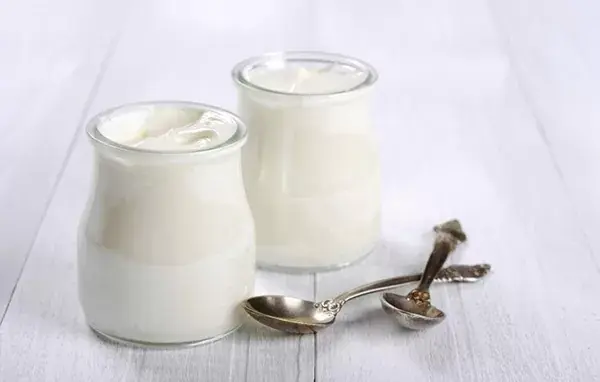 sữa chua truyền thống 2.webp