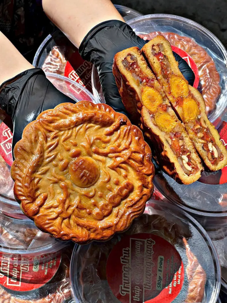 banh trung thu ga quay thap cam (6).webp