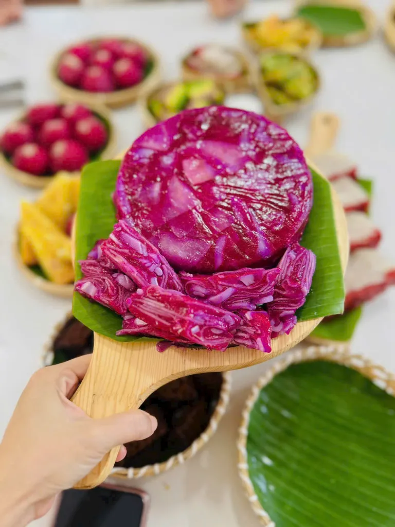 bánh khoai môn hấp dừa non 1.webp